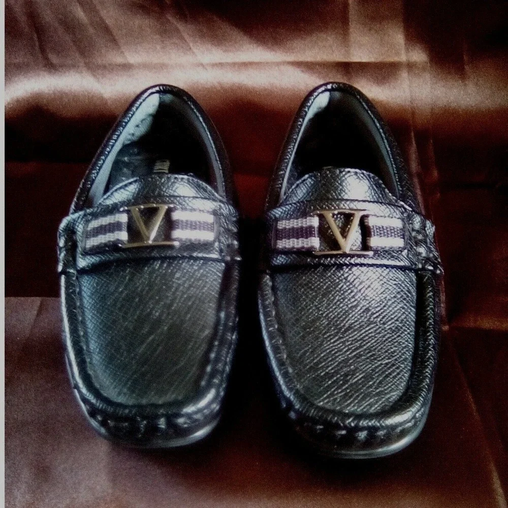 Curt & Larson Loafers Dress Shoes Slip On Metallic V Accent Kids